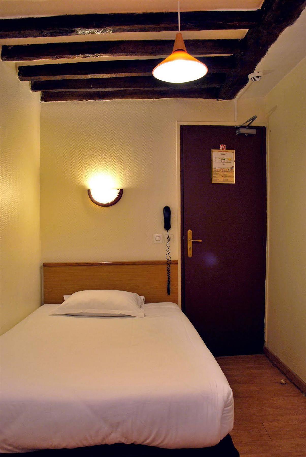 Hotel De La Herse D'Or Paris Exterior photo